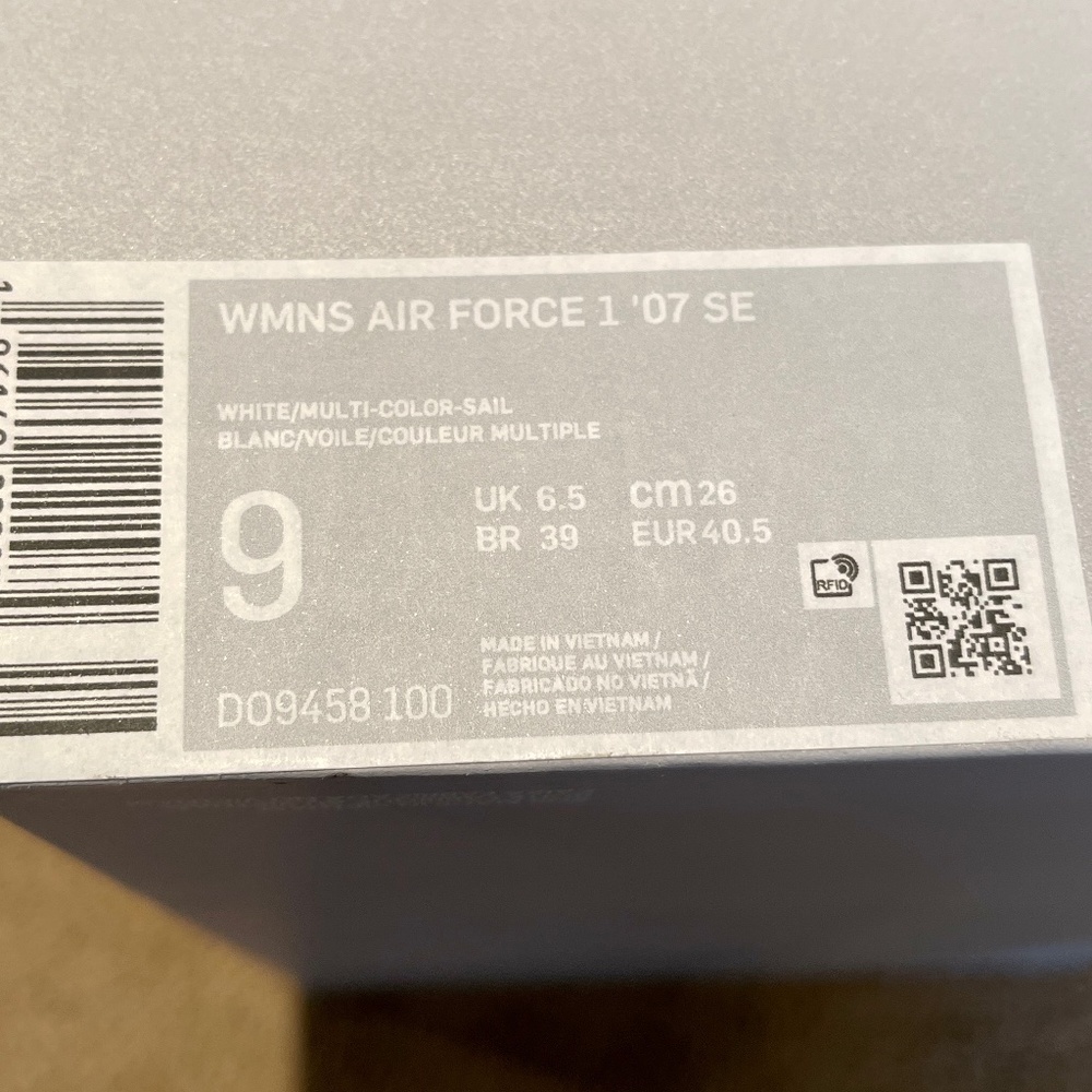 🪷Nike Air Force 1 ‘07 SE Sneakers - NWT - Size 9🪷 - Picture 8 of 8
